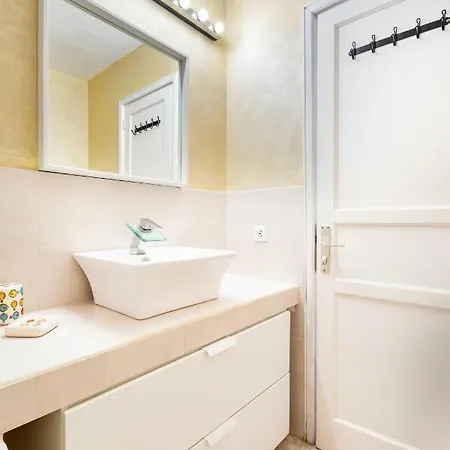아파트 Sunny - Duplex 2beds 2 Baths *